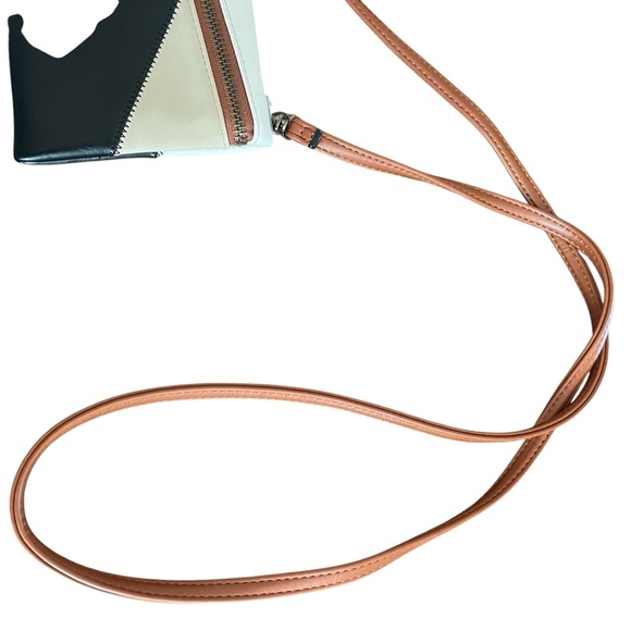 NWOT Universal Thread patchwork convertible wristlet crossbody bag tan black - Picture 10 of 14